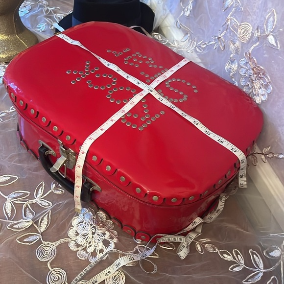 Red ‘Rock Star’ Studded Suitcase with Latch Lock - Picture 11 of 13